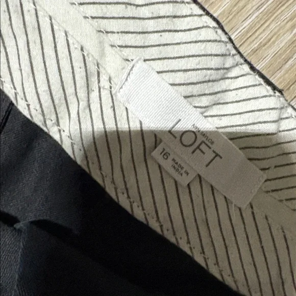 Loft black and blue khaki Shorts 16 - Picture 5 of 5